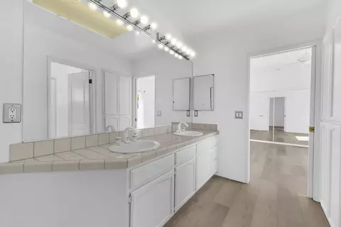 Bath - 82210 Vandenberg Dr, Indio, CA 92201 photo 3 of 4