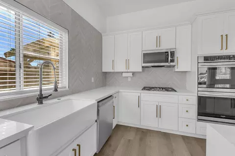 Kitchen - 82210 Vandenberg Dr, Indio, CA 92201 photo 5 of 9