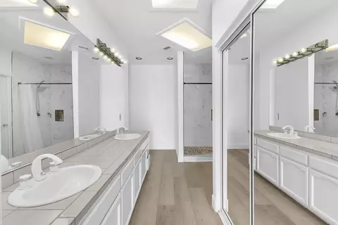 Bath - 82210 Vandenberg Dr, Indio, CA 92201 photo 1 of 4