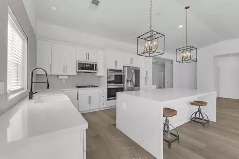 Kitchen - 82210 Vandenberg Dr, Indio, CA 92201 photo 4 of 9