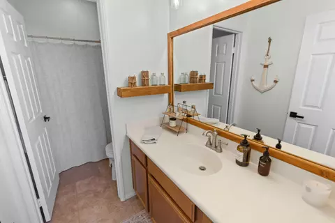 Bath - 82607 Castleton Dr, Indio, CA 92203 photo 1 of 5