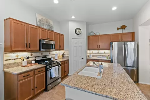Kitchen - 82607 Castleton Dr, Indio, CA 92203 photo 2 of 2