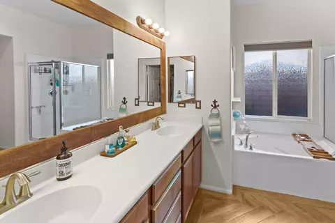 Bath - 82607 Castleton Dr, Indio, CA 92203 photo 2 of 5