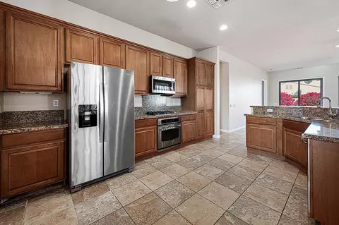 Kitchen - 81664 Avenida Contento, Indio, CA 92203 photo 4 of 5