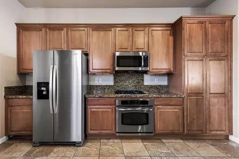 Kitchen - 81664 Avenida Contento, Indio, CA 92203 photo 5 of 5