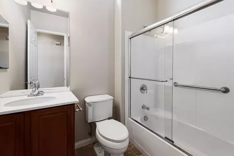 Bath - 81664 Avenida Contento, Indio, CA 92203 photo 2 of 2