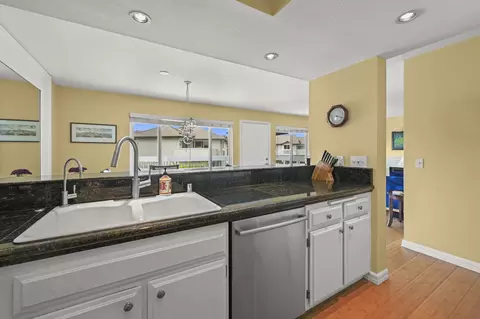 870 Ginger Ave, Carlsbad, CA 92011 photo 20