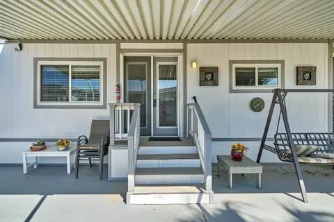 33310 Barcelona Dr, Thousand Palms, CA 92276