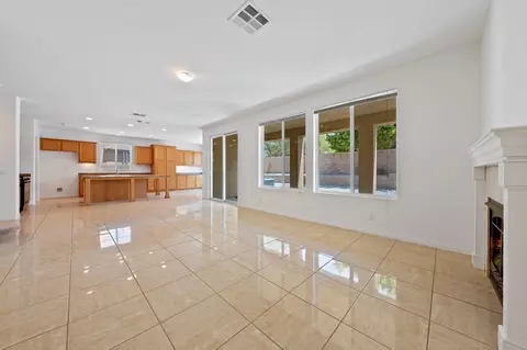Living - 84344 Canzone Dr, Indio, CA 92203 photo 4 of 7