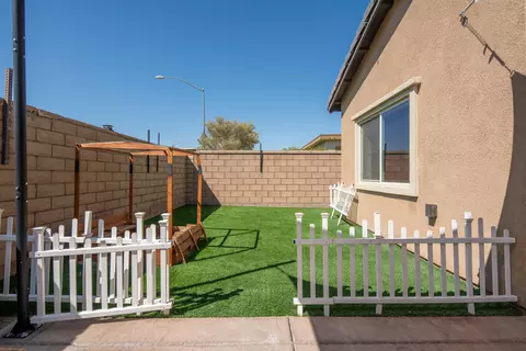 Exterior - 42333 Everest Dr, Indio, CA 92203 photo 4 of 9
