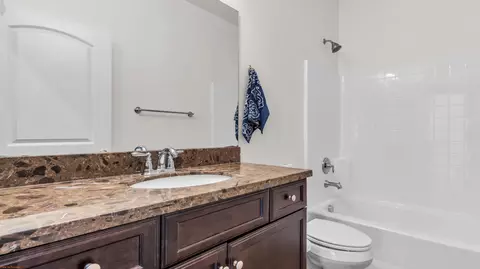 Bath - 42333 Everest Dr, Indio, CA 92203 photo 2 of 4