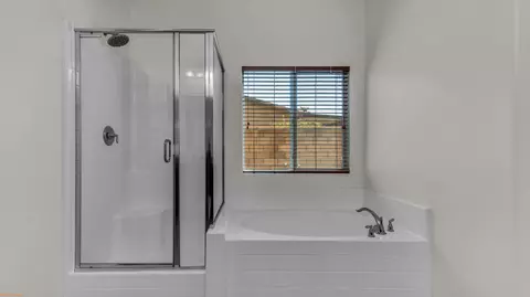 Bath - 42333 Everest Dr, Indio, CA 92203 photo 1 of 4