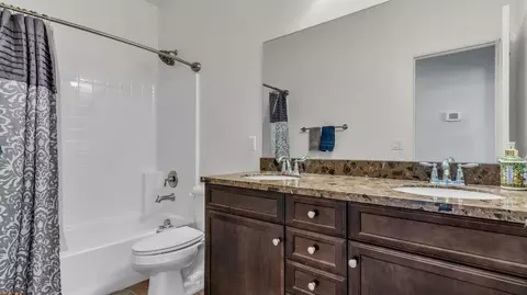 Bath - 42333 Everest Dr, Indio, CA 92203 photo 3 of 4