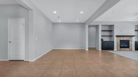 Living - 42333 Everest Dr, Indio, CA 92203 photo 3 of 6