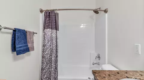 Bath - 42333 Everest Dr, Indio, CA 92203 photo 4 of 4