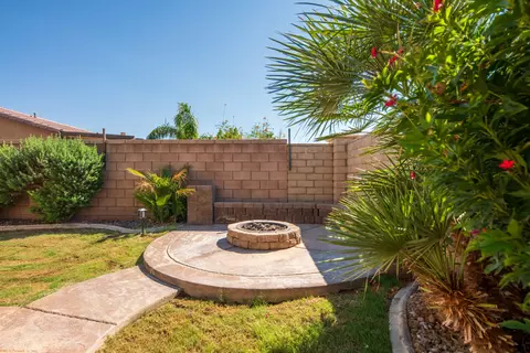 Exterior - 42333 Everest Dr, Indio, CA 92203 photo 7 of 9