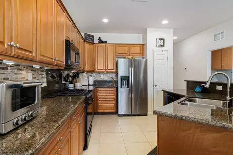 Kitchen - 39859 Corte Velado, Indio, CA 92203 photo 3 of 5
