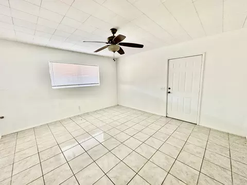 Living - 610 E Chanslor Way, Blythe, CA 92225 photo 3 of 4