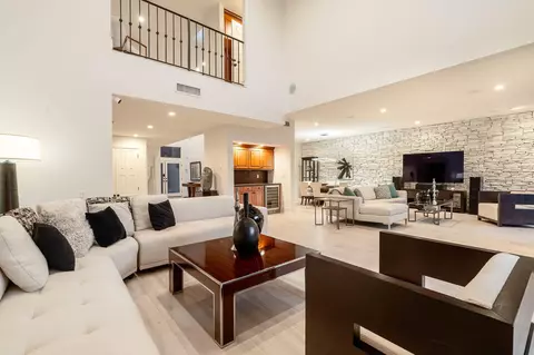3752 Bogert Trl, Palm Springs, CA 92264