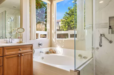 Bath - 81194 Avenida Gonzalez, Indio, CA 92201 photo 4 of 5
