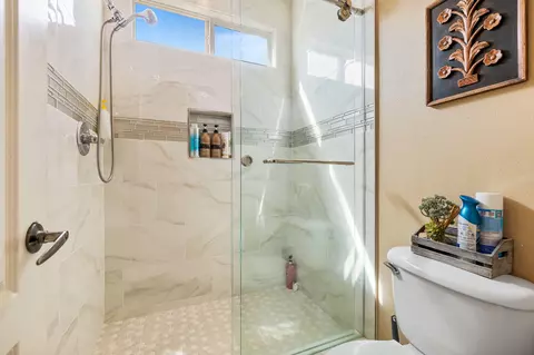 Bath - 81194 Avenida Gonzalez, Indio, CA 92201 photo 2 of 5