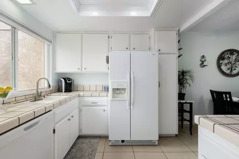 Kitchen - 49101 Taylor St, Indio, CA 92201 photo 5 of 8