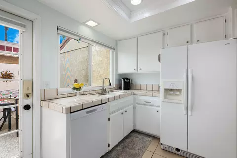 Kitchen - 49101 Taylor St, Indio, CA 92201 photo 4 of 8