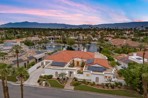 340 Crest Lake Dr, Palm Desert, CA 92211