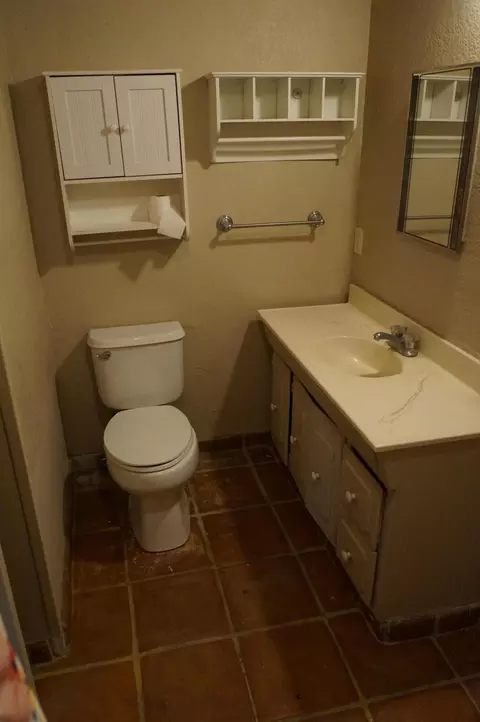 Bath - 11022 West Dr, Morongo Valley, CA 92256 photo 4 of 4
