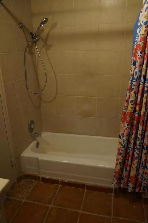Bath - 11022 West Dr, Morongo Valley, CA 92256 photo 3 of 4