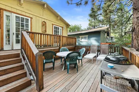 Exterior - 817 Maple Ln, Sugarloaf, CA 92386 photo 6 of 7