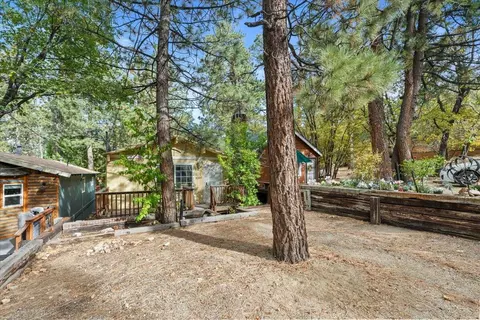 Exterior - 817 Maple Ln, Sugarloaf, CA 92386 photo 1 of 7
