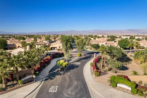 View/Area - 47635 Soft Moonlight, La Quinta, CA 92253 photo 3 of 7