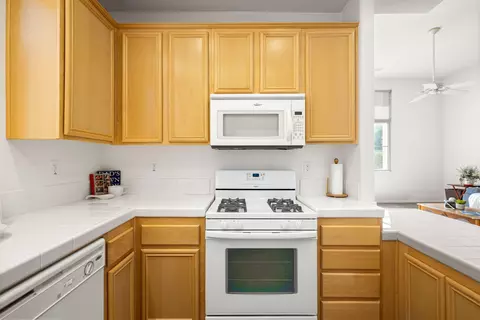 Kitchen - 47635 Soft Moonlight, La Quinta, CA 92253 photo 5 of 5
