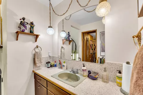 Bath - 52680 Pine Ridge Rd, Idyllwild, CA 92549 photo 1 of 7