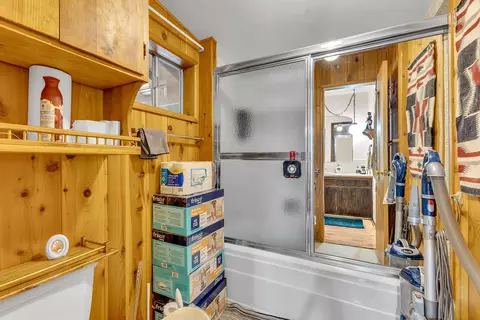 Bath - 52680 Pine Ridge Rd, Idyllwild, CA 92549 photo 2 of 7