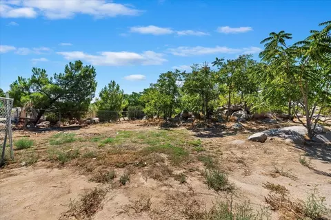 Exterior - 22453 Aloha Rd, Perris, CA 92570 photo 6 of 23