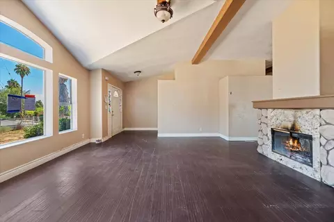 Living - 22453 Aloha Rd, Perris, CA 92570 photo 3 of 11