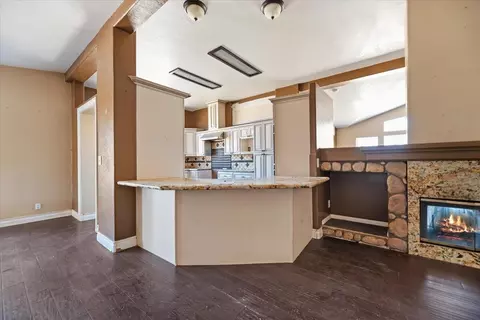 Kitchen - 22453 Aloha Rd, Perris, CA 92570 photo 4 of 4