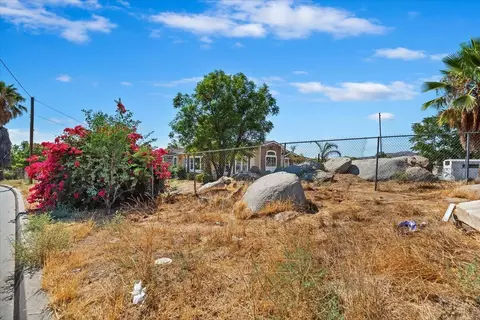 Exterior - 22453 Aloha Rd, Perris, CA 92570 photo 4 of 23