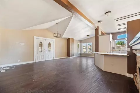 Living - 22453 Aloha Rd, Perris, CA 92570 photo 5 of 11