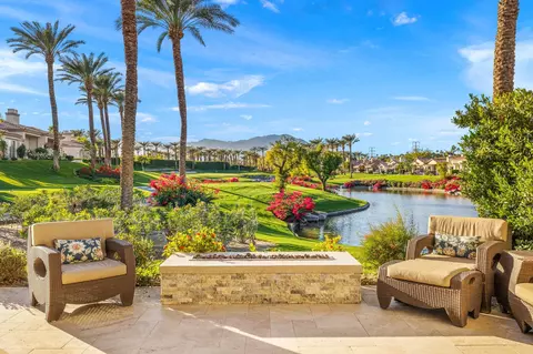 143 Desert Holly Dr, Palm Desert, CA 92211