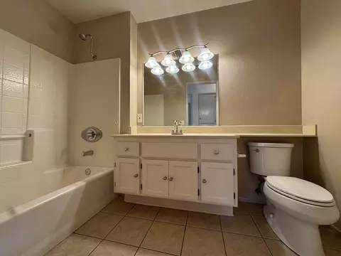 Bath - 173 Eunice Cir, Blythe, CA 92225 photo 3 of 4