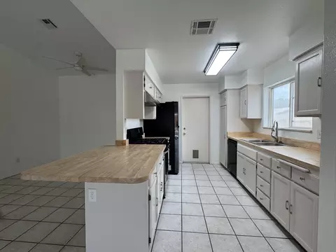 Kitchen - 173 Eunice Cir, Blythe, CA 92225 photo 2 of 4