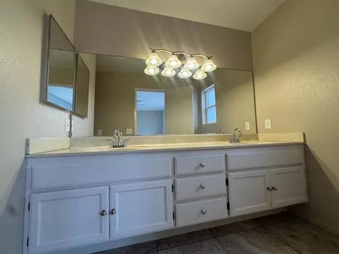 Bath - 173 Eunice Cir, Blythe, CA 92225 photo 1 of 4