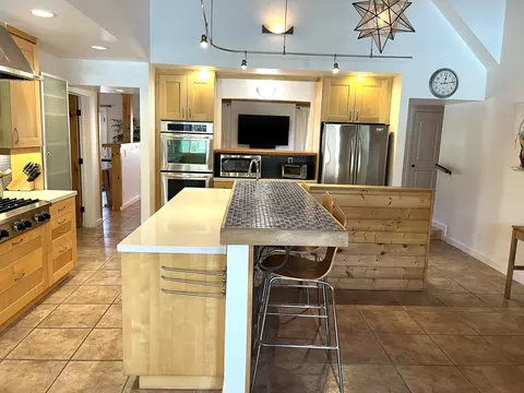 Kitchen - 73117 Haystack Rd, Palm Desert, CA 92260 photo 2 of 4