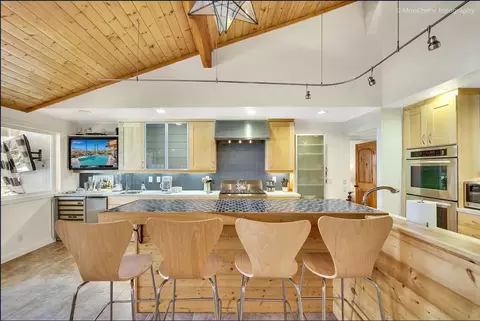 Kitchen - 73117 Haystack Rd, Palm Desert, CA 92260 photo 3 of 4