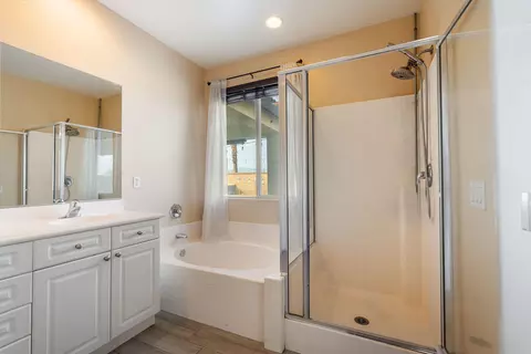 Bath - 41843 Napoli Street St, Indio, CA 92203 photo 1 of 4