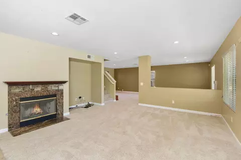 Living - 33126 Jasper Cir, Menifee, CA 92584 photo 7 of 9