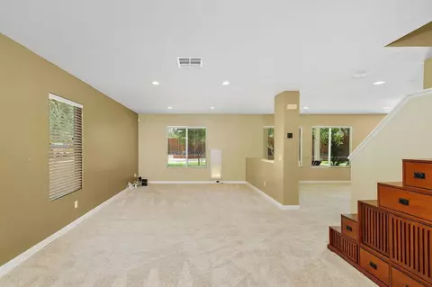 Living - 33126 Jasper Cir, Menifee, CA 92584 photo 2 of 9
